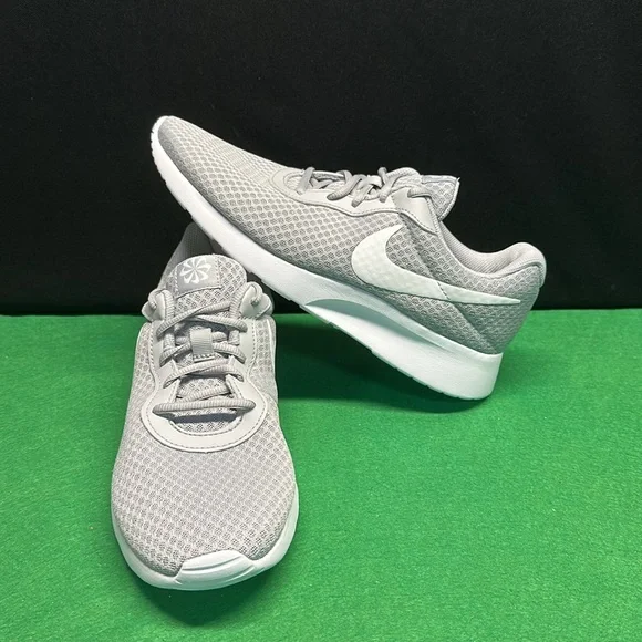 HOT Tanjun Sneaker Nike Tanjun Grey Mens Nike Shoes New